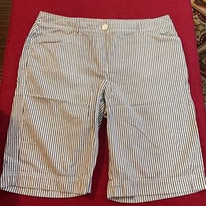 🩳 JNY Women’s 14 Blue & White Striped Shorts